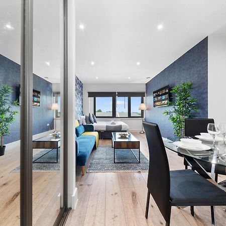 Modern One Bedroom Flat - Sleeps 5 -Near Heathrow - London Ub3 외부 사진