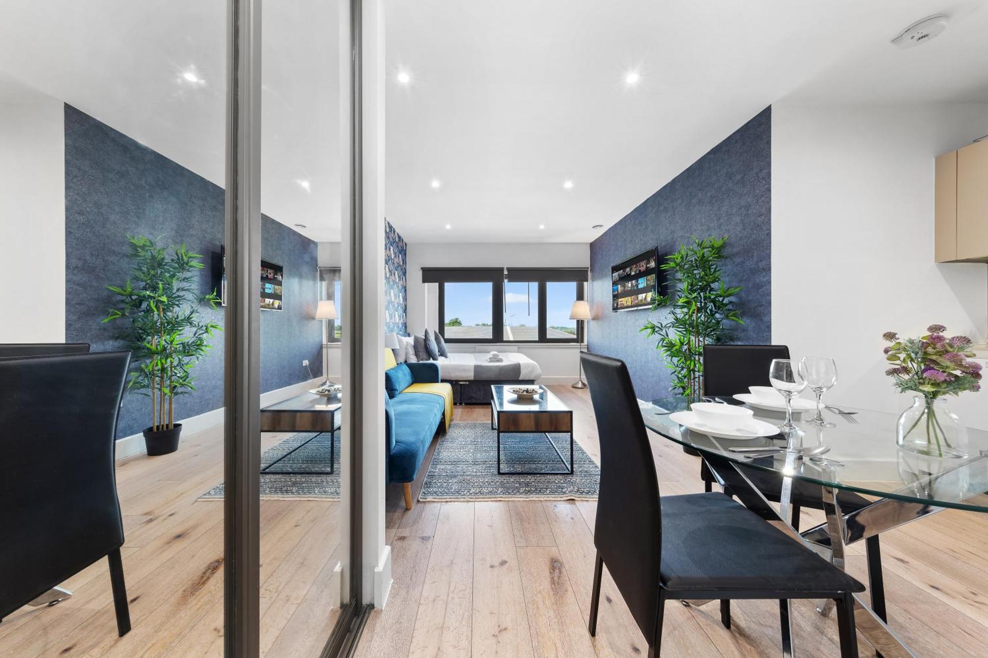 Modern One Bedroom Flat - Sleeps 5 -Near Heathrow - London Ub3 외부 사진
